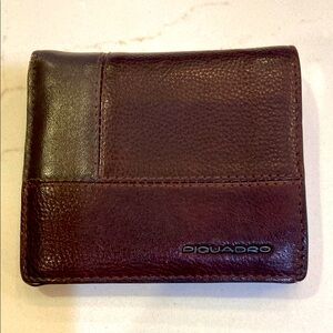 Piquadro Brown Leather men’s Biffold Wallet India